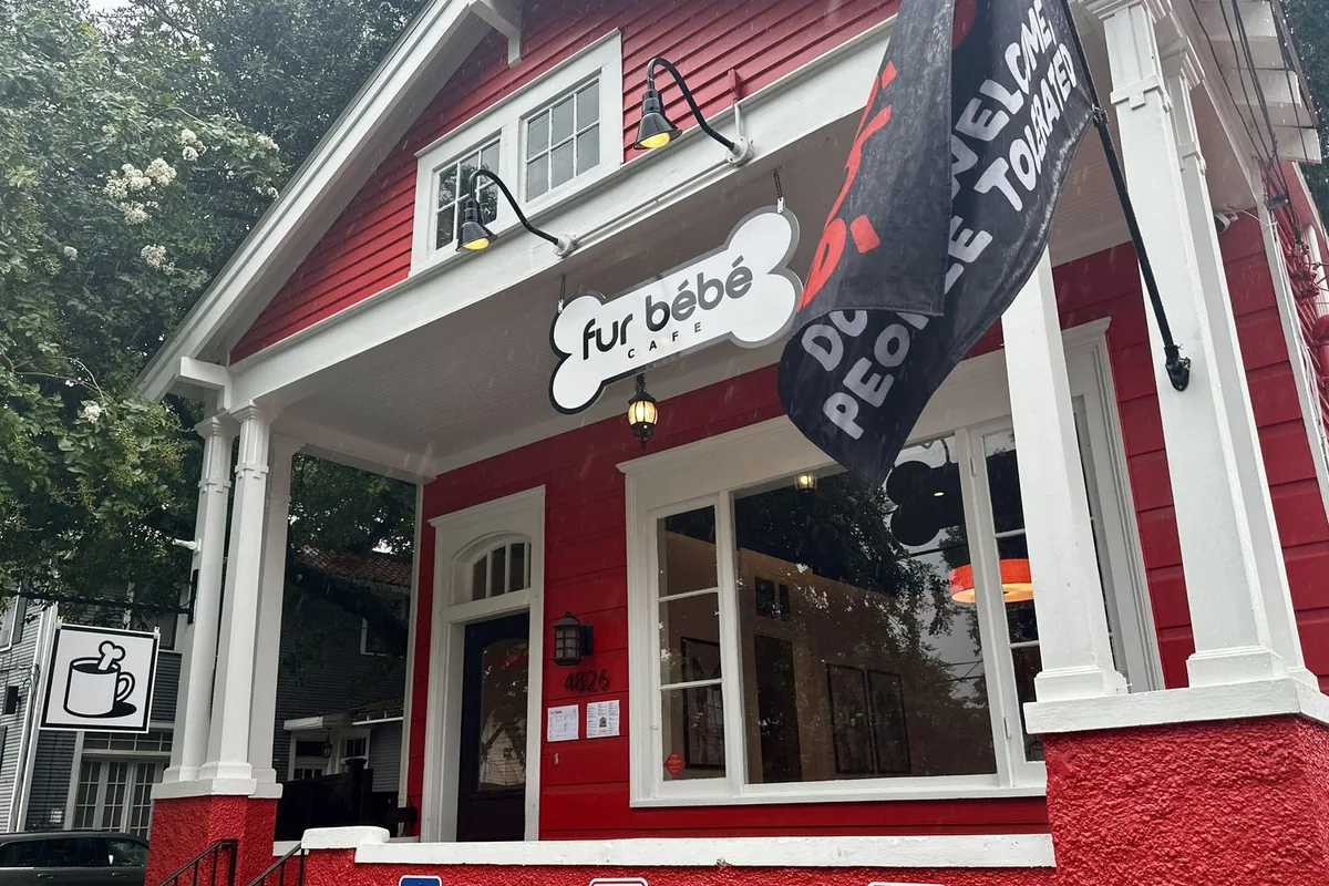Fur Bébé Cafe